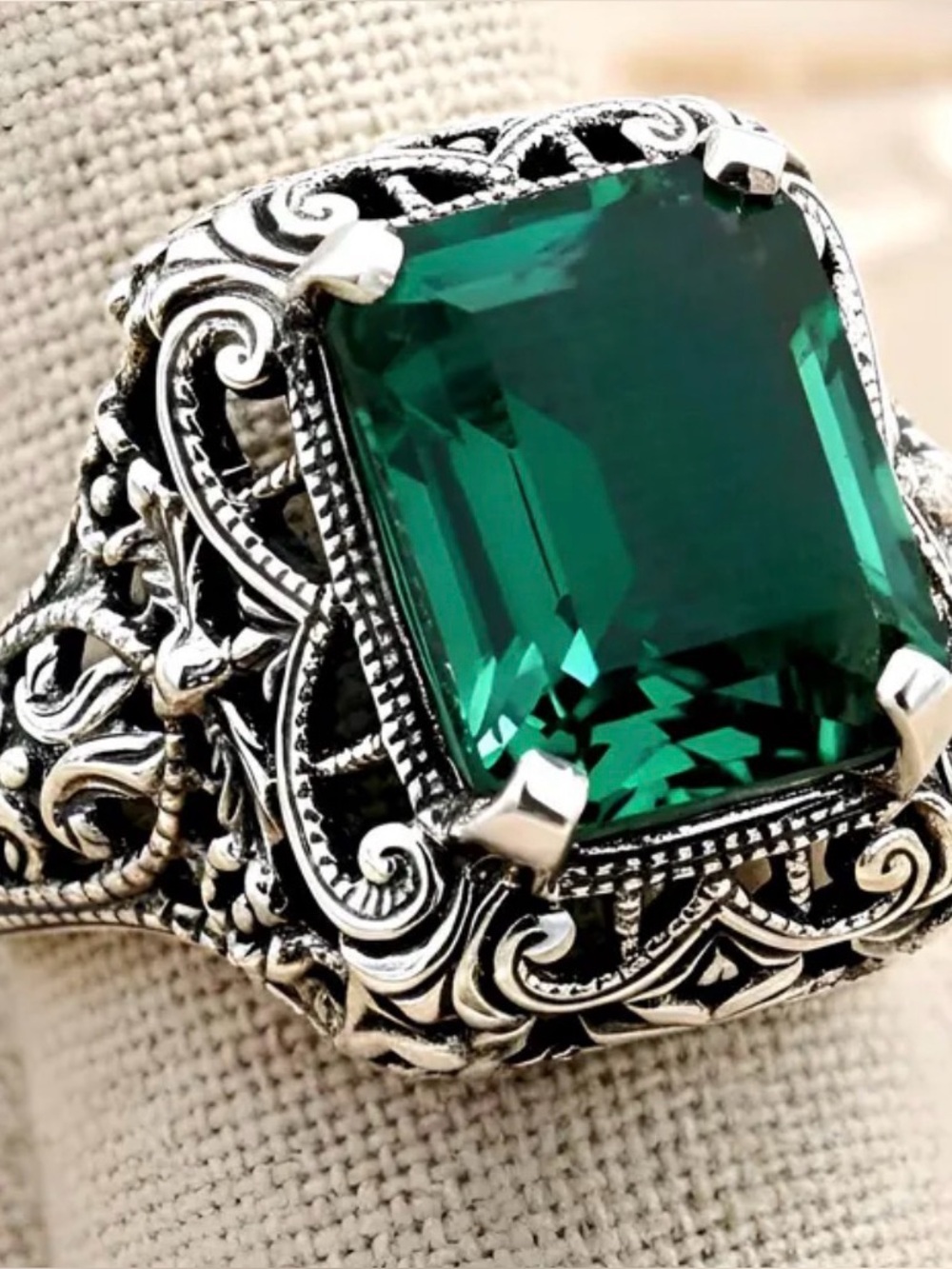 Green Crystal Silver Gemstone Ring Size 6.25